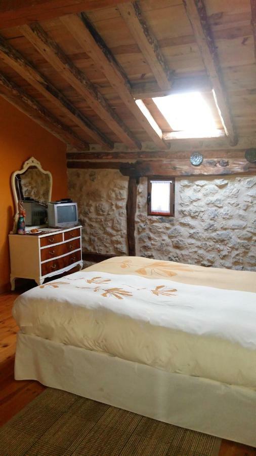 Casa Rural Calle Real Bed and Breakfast Torremocha de Ayllón Exteriör bild