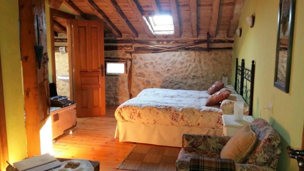 Casa Rural Calle Real Bed and Breakfast Torremocha de Ayllón Exteriör bild